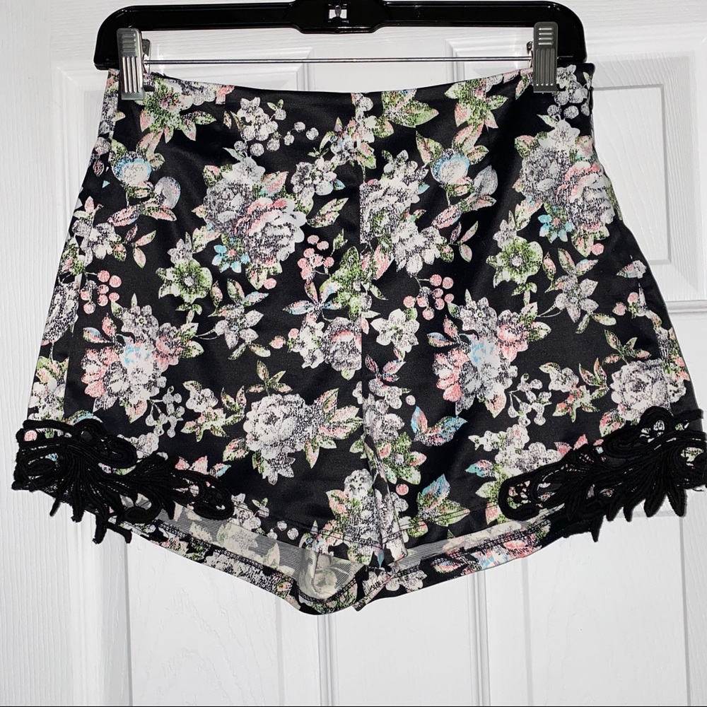 ‼️ 3/$20 Bundle option..High-Waisted Dressy Shorts